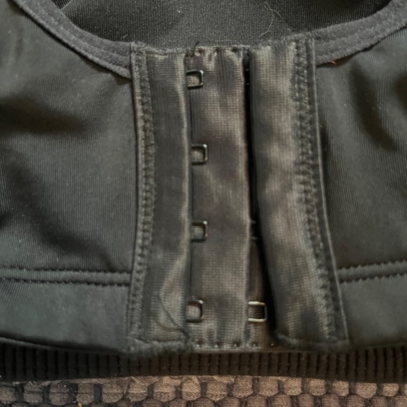 Pennington’s NWT Activezone Sports Bra Black 40DD/40E - Picture 9 of 10